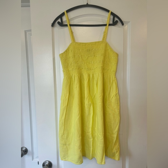 EUC Universal Thread Women's Smocked Mini Sundress - Picture 4 of 8